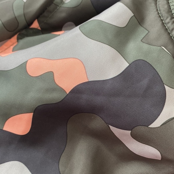 Guess Camo Bomber Jacket - Picture 3 of 3